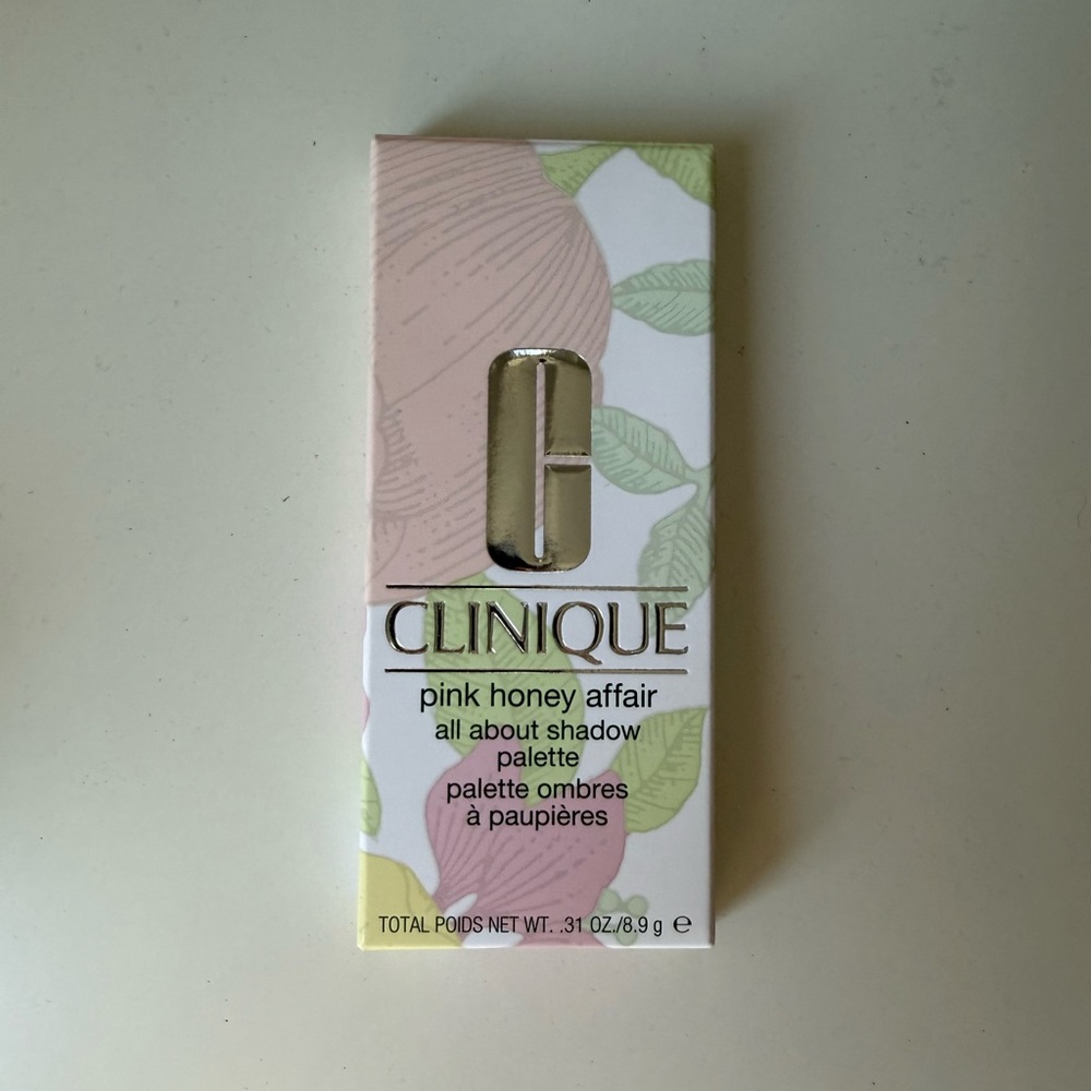 Clinique pink honey affair all about shadow palette. New in packaging